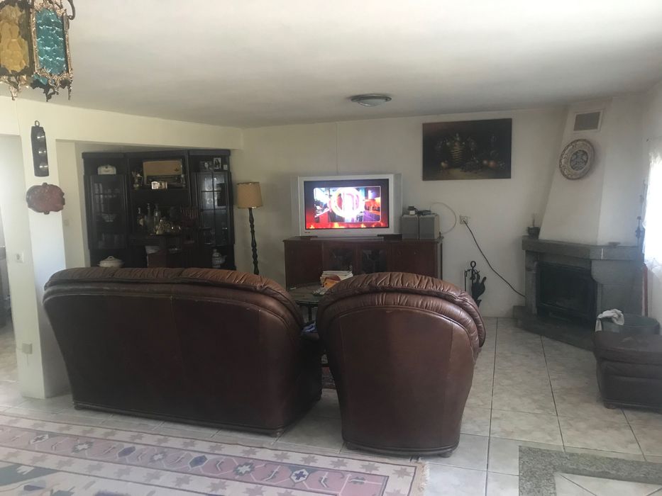 Particular vende moradia 2 andares em Viseu - Cavernães