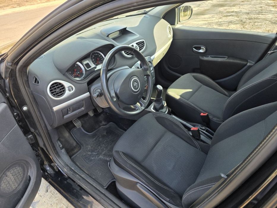 Renault Clio 1,5 (3,5л/100км) турбо-дизель 2012 рік