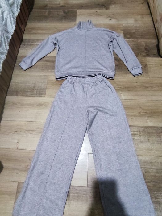 Продам теплий жіночий костюм