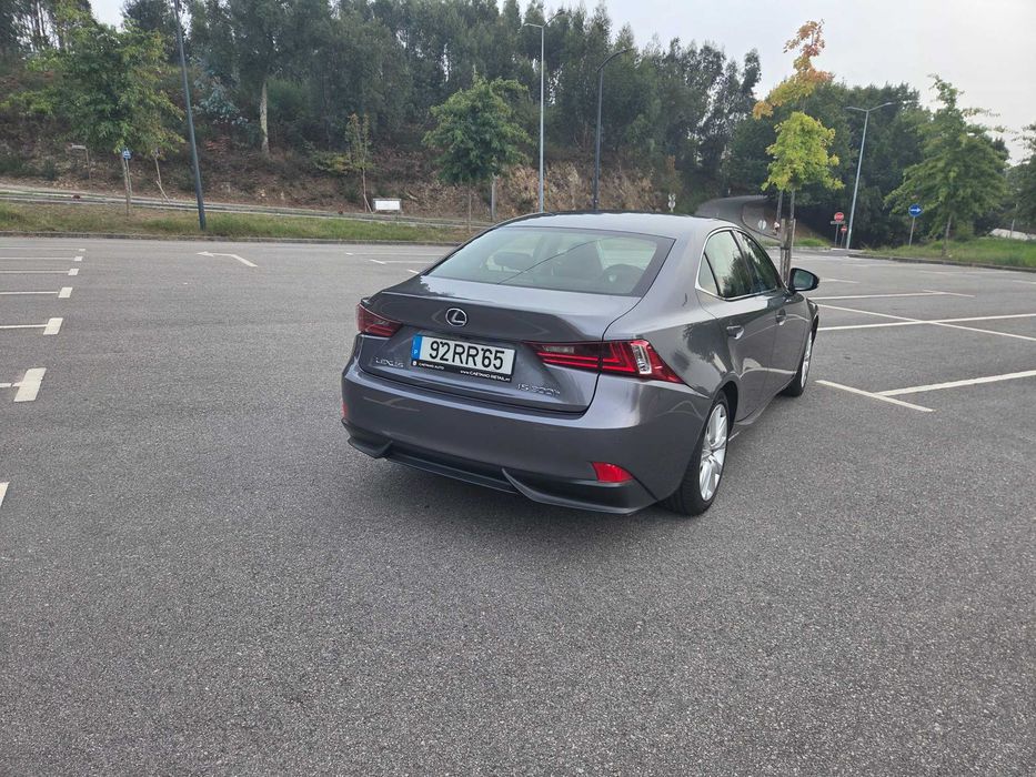 Lexus IS 300h Executive