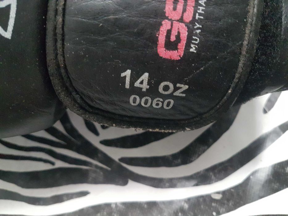 2 pares de luvas e proteções Mms- kickboxing e Muai Thai