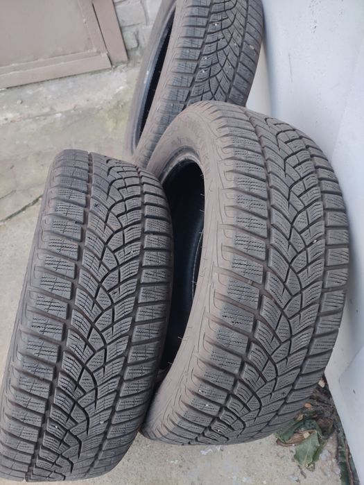 R16 205 55 94V 1 штука  Good Year ultragrip gen -1,