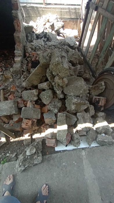 Віддам шматки бетону