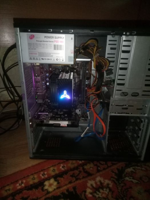 Корпус з блоком живлення