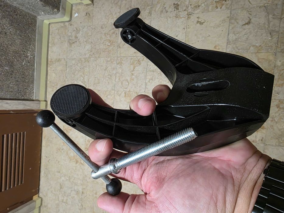 Volante Thrustmaster T300 RS GT + pedais Raceline LTE + grampo
