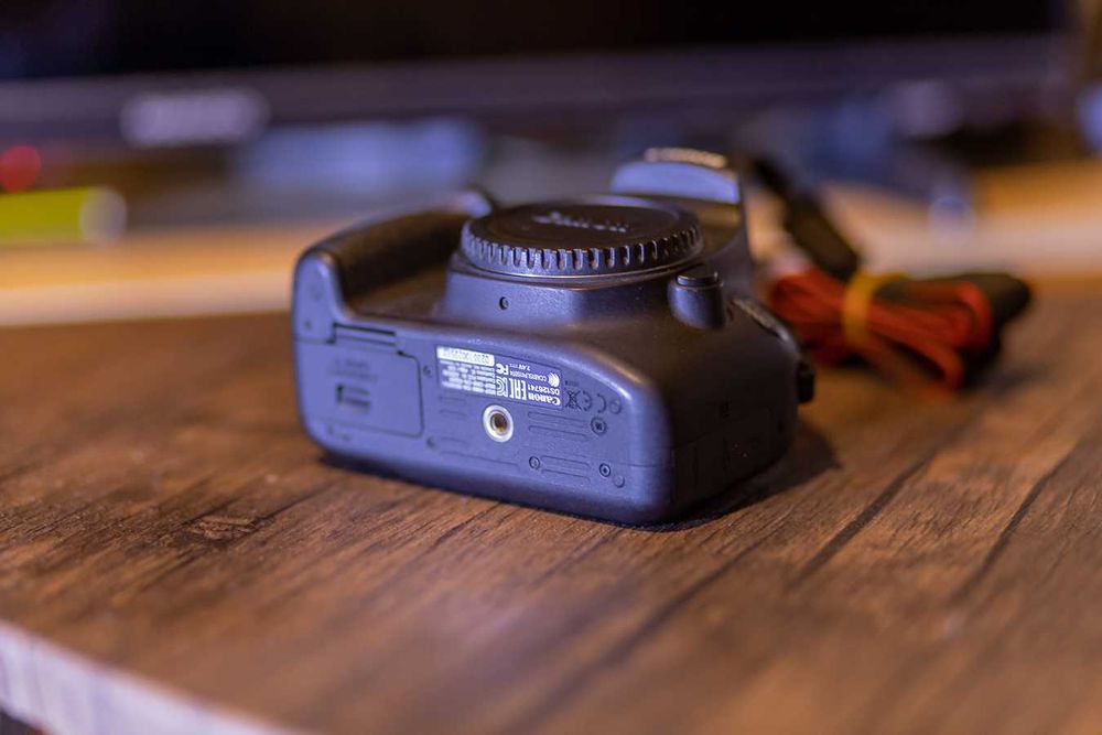 CANON EOS 2000D - 24MP
