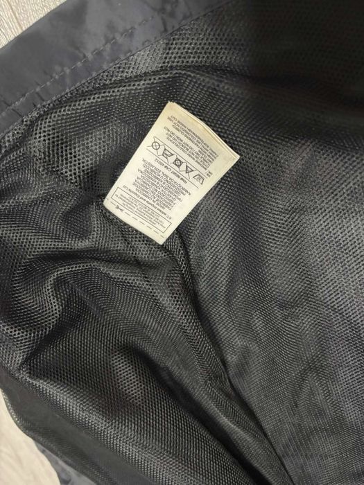 Спортивна куртка-вітровка Adidas