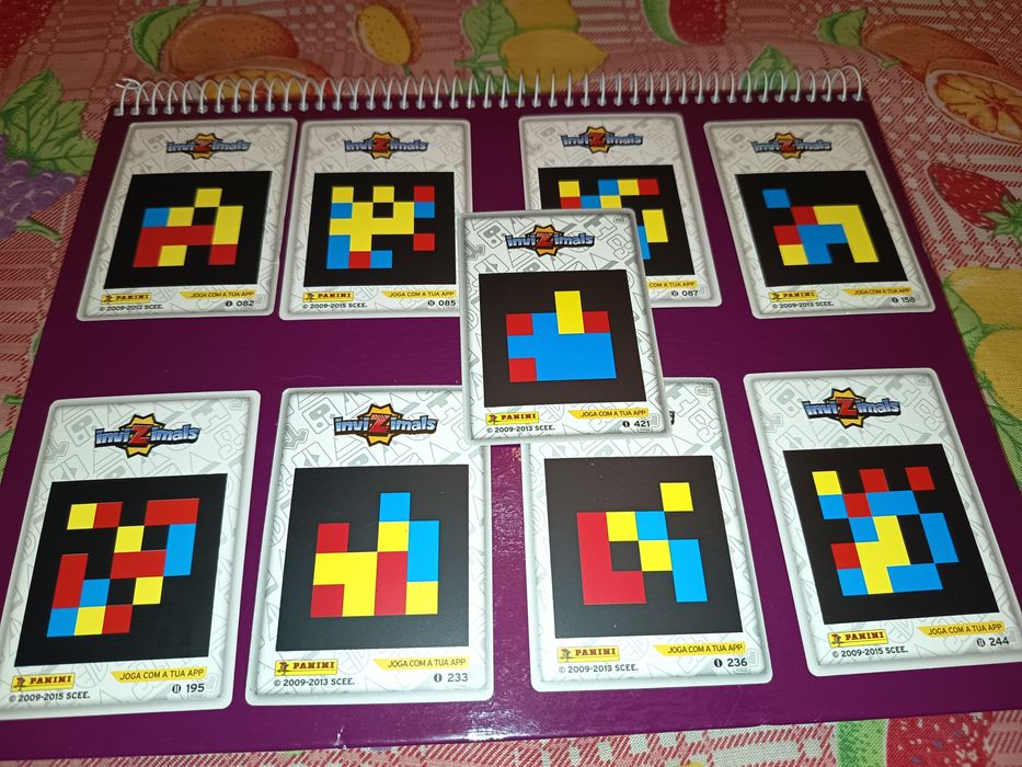 Cartas antigas Invizimals impecáveis