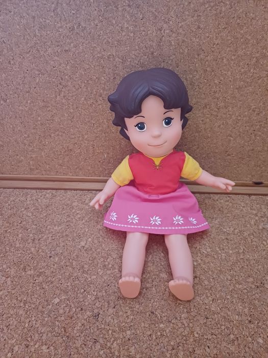 Heidi cerca de 37 cm.
Famosa.
Como nova.