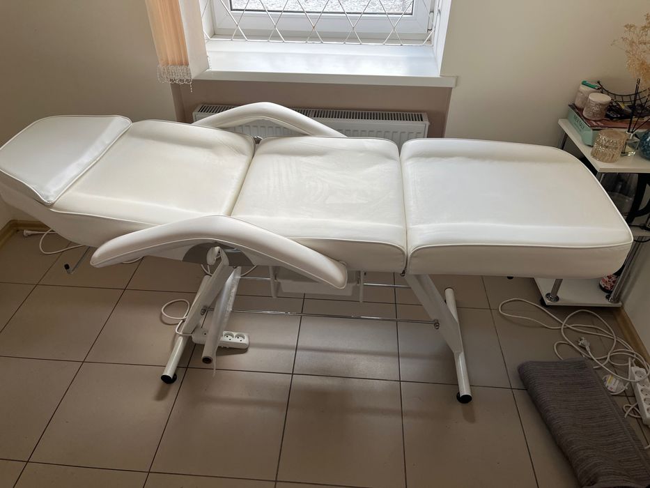 Кушетка косметологічна