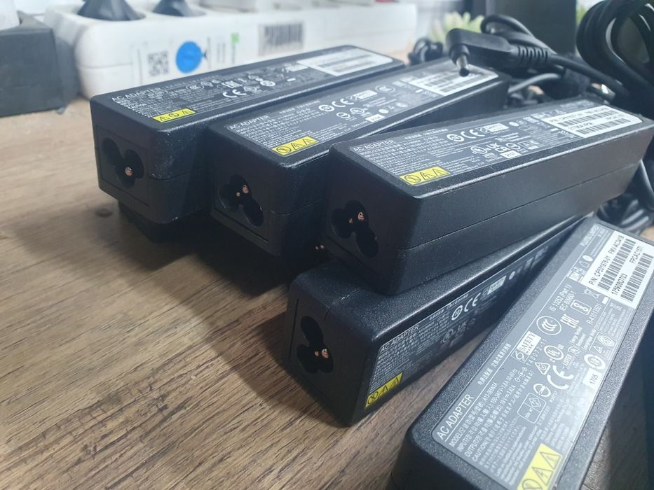 Зарядка зарядное блок живлення Asus ZenBook Vivobook 65w 4.0×1.35mm