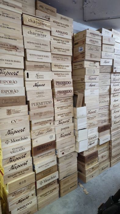 Caixas de madeira de vinho