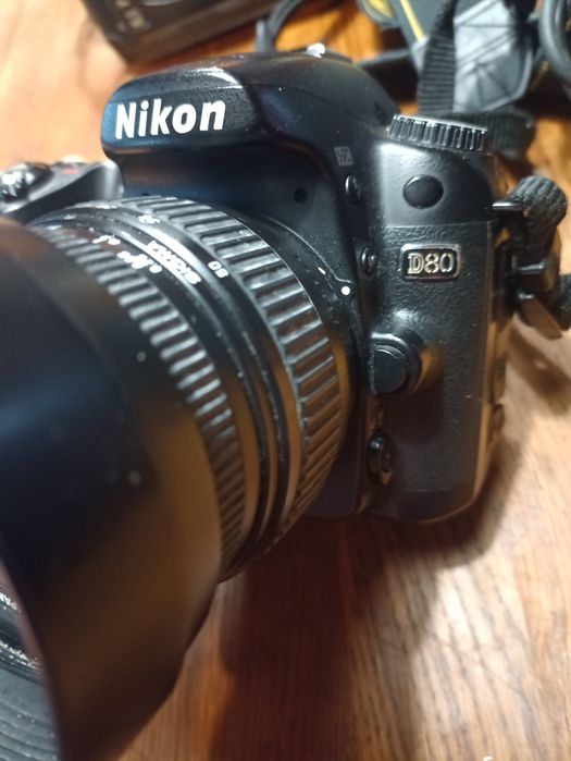 Nikon D80 i Nikon D70