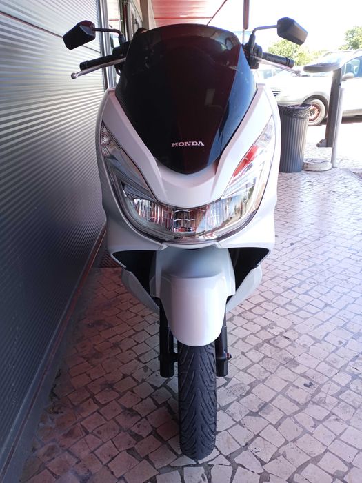 Honda PCX Branca 2017