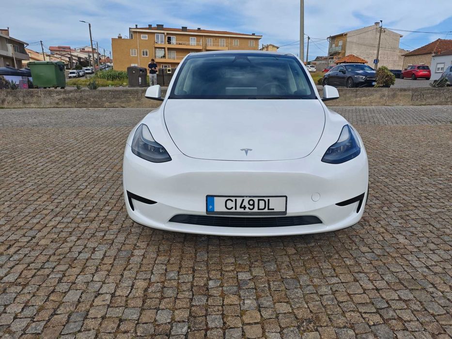 Tesla model Y premium Long Range RWD 2024