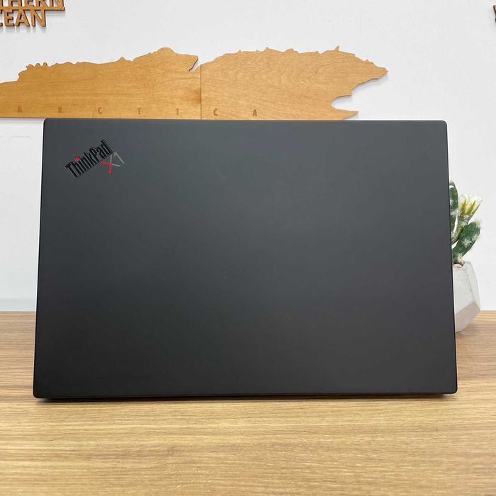 Lenovo ThinkPad X1 Carbon G8 14"FHD i7-10610U 16GB RAM 256GB Klasa A