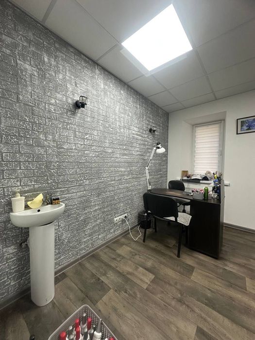 Приміщення в центрі міста по вул. Старотроїцька