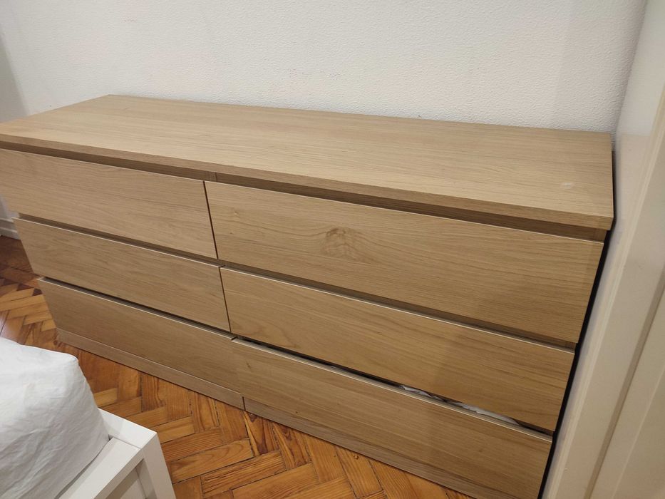 Cómoda Malm com 6 gavetas 160 x 78 cm em ótimo estado