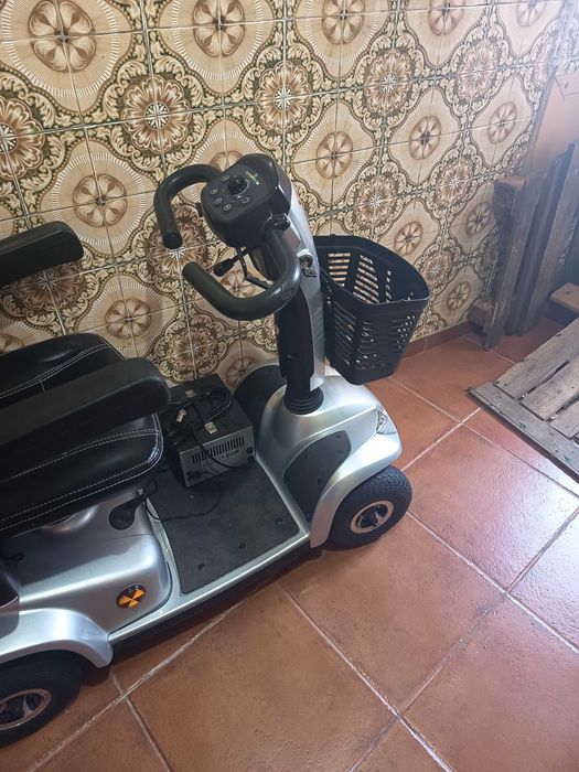Mobilidade reduzida. Pouco uso.