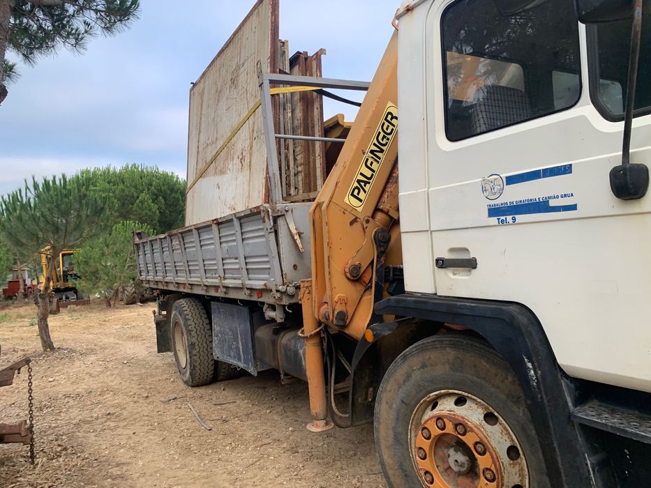 Man 19 com báscula e grua mafra