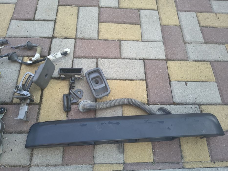 Задні двері nv200 nissan частини
