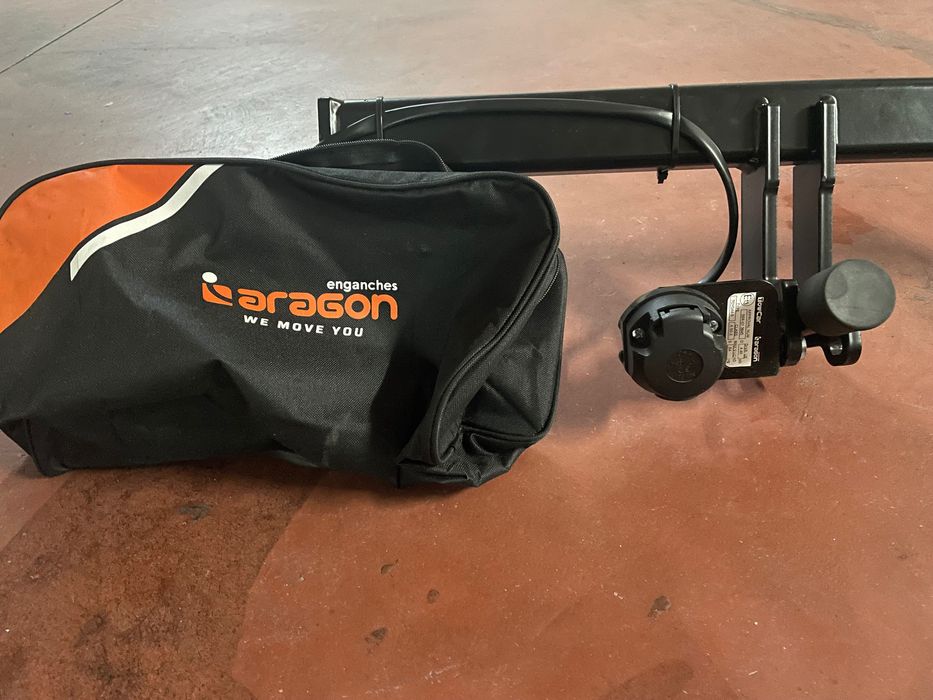 Suporte de reboque completo para Toyota Auris carrinha Hibrido