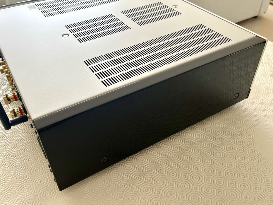 Yamaha R-N2000A Network HiFi Receiver