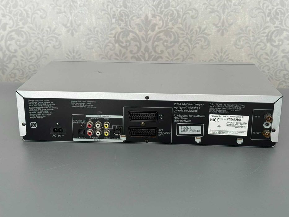 Magnetowid Combo DVD/VHS Panasonic NV-VP30 Super Drive