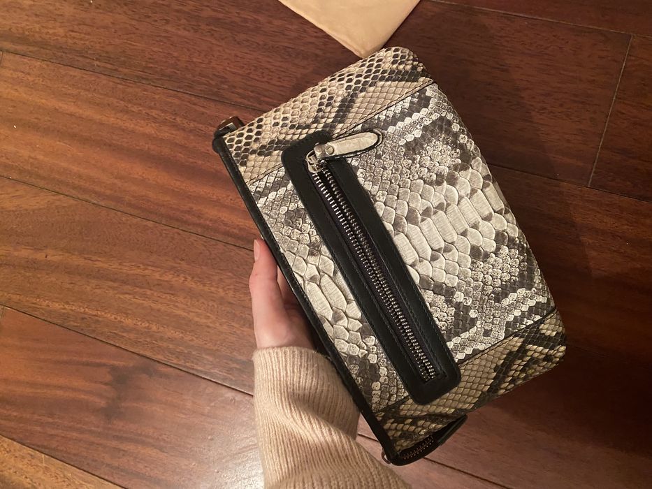 Клатч  Bottega Veneta pythin