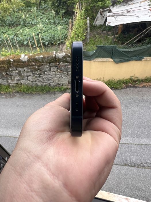 Iphone 13 midnight blue