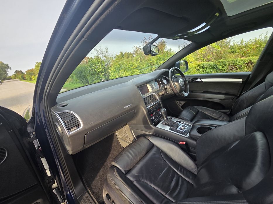 Audi Q7 s-line 3.0 TDI quattro Anglik 7 osobowy  v5c
