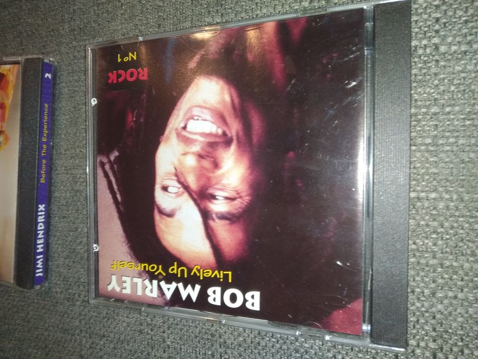 CDs: Pink Floyd, Guns n Roses, Bush, Dance Power 4, Star Collection