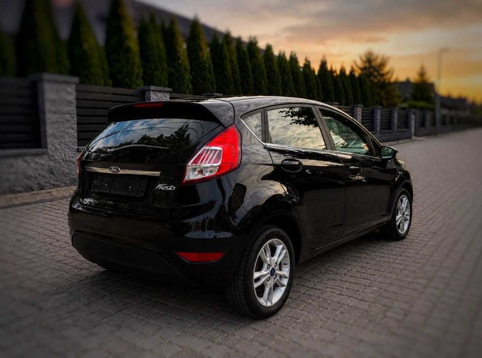 Ford fiesta  ,, TITANIUM '' 150- tyś super stan  gwarancja