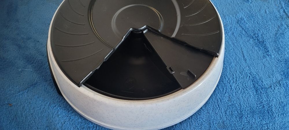 Автоматична годівниця для тварин Trixie