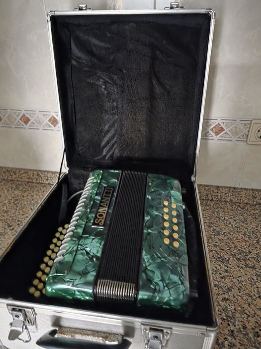 Acordeão Sonantti por estrear