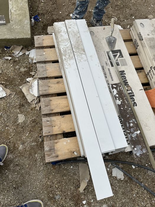 Rodapé em ceramica Branca (54 metros)