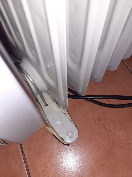 Масляний обігрівач First 2300W