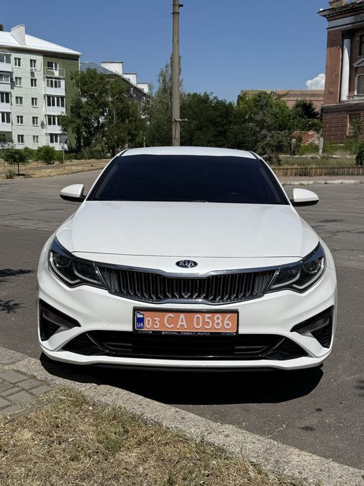 Продаю Kia k5 2.0 газ