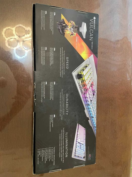 Механическая клавиатура ROCCAT Vulcan 122 Brown Tactile Switch