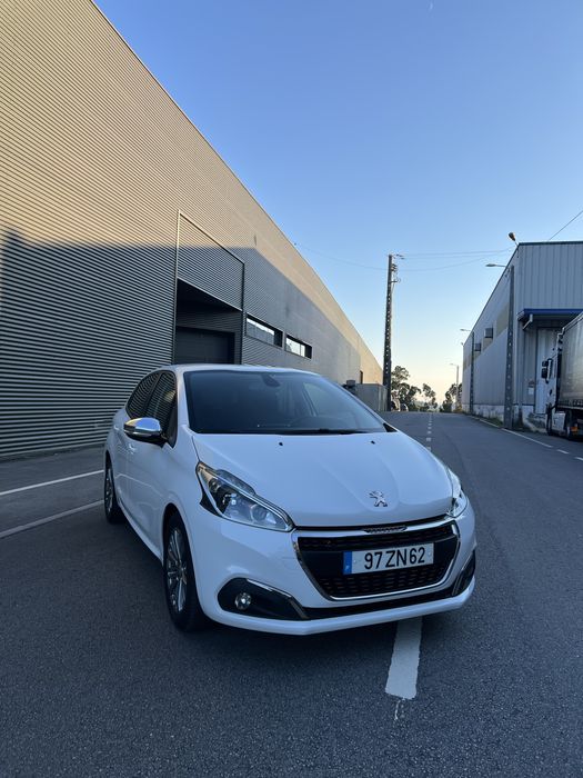 Peugeot 208 1.5 Blue-HDI Signature