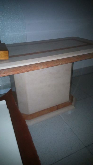 mesa de apoio em mármore