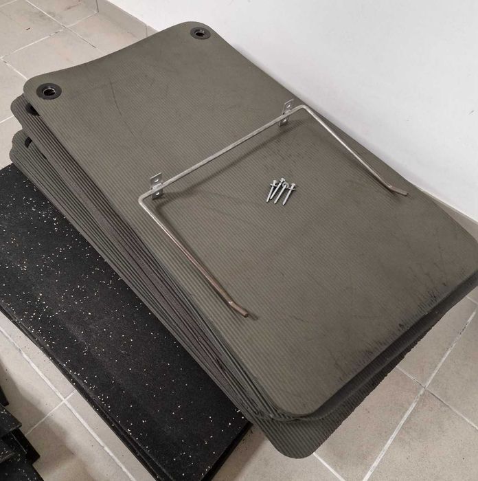 Lote de 19 Colchões/Almofadas em Espuma 108 x 59,5 cm – Com Suportes