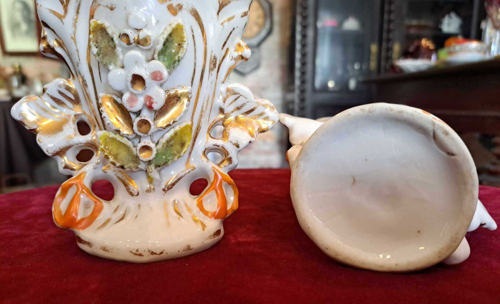 Par de floreiras antigas em faiança