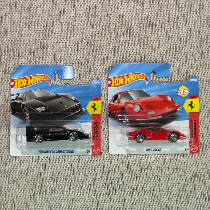 Hot Wheels Ferrari F40 Competizione + Dino 206 GT