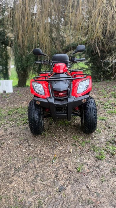 Moto 4 em ótimas condições