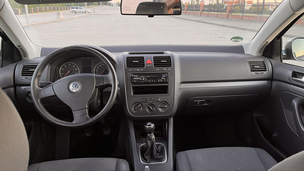 Sprzedam VW Jetta 1.6 benzyna