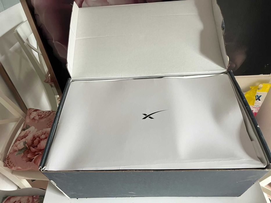 Starlink - antena + router