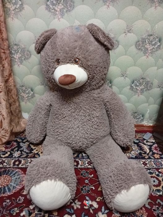 Большой мишка, Плюшевый медведь, Великий ведмедик, плюшевий ведмідь.