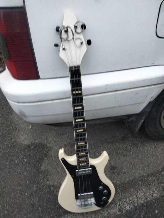 Бас гитара компакт