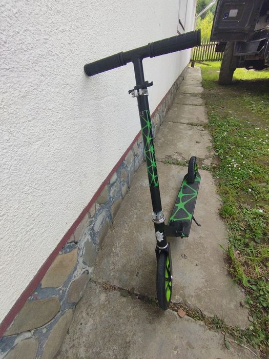 Самокат дитячий.